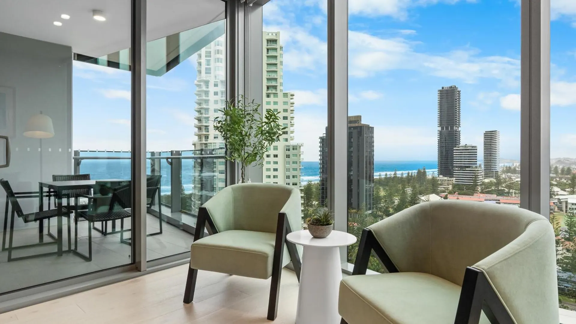 Apartment The Signature - Brand New Ocean View 2Br Unit With Parking Infinity Pool Gold Coast